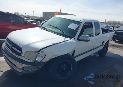 2000 Toyota Tundra Sr5 V8 z USA, uszkodzony, nr VIN 5TBBT4419YS107057